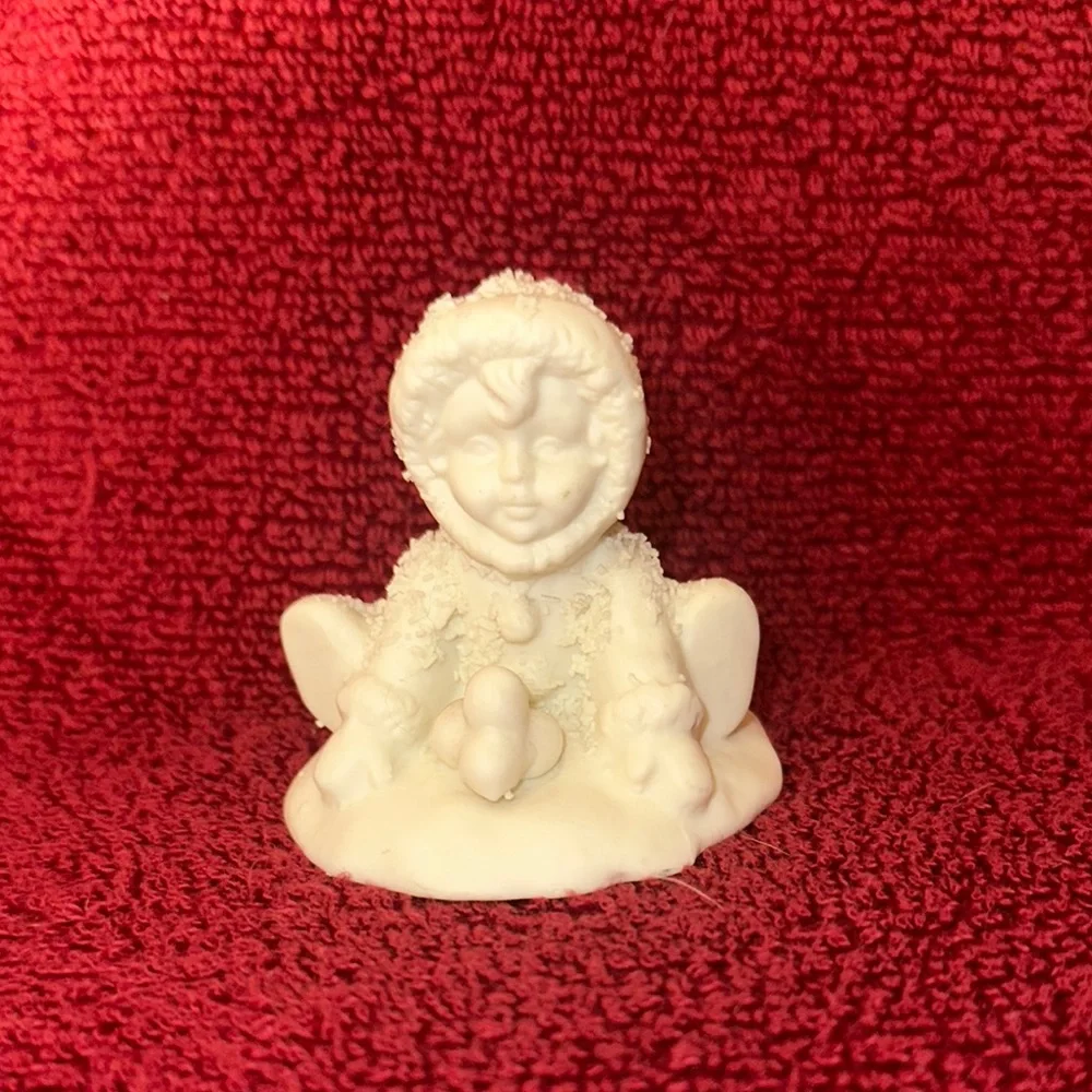 Snowbabies figurine